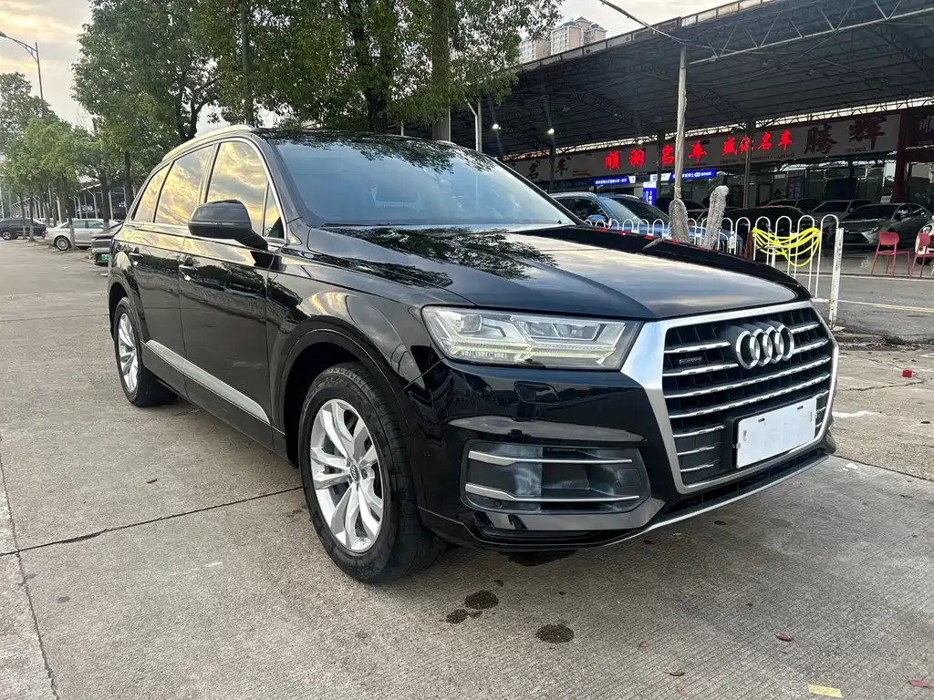 Audi Q7 — фото 3