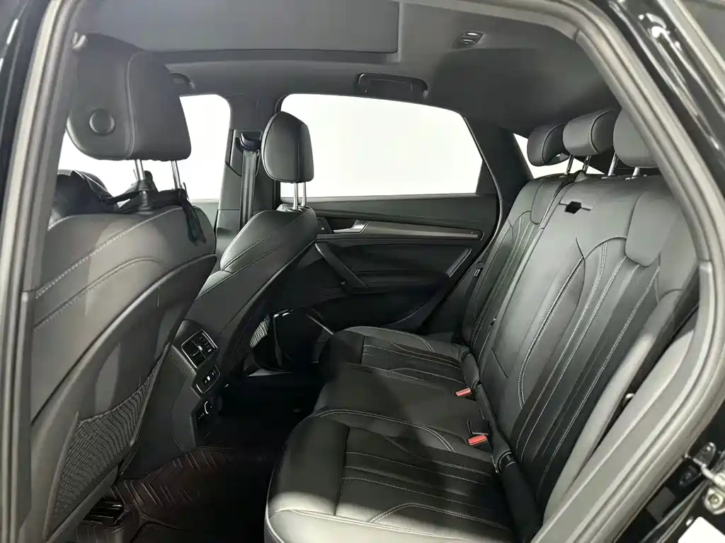 Audi Q5L Sportback — фото 6