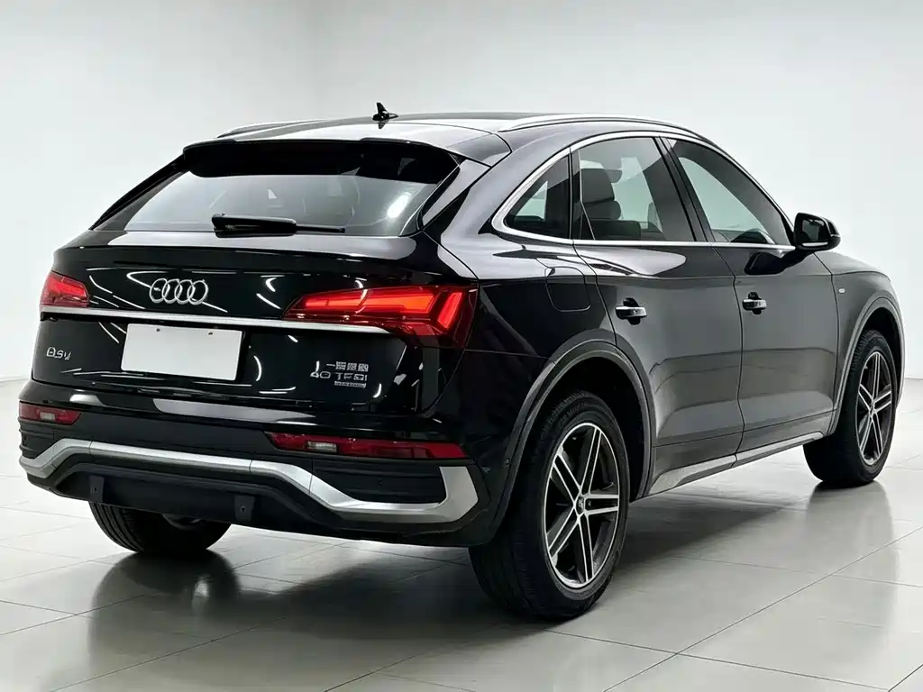 Audi Q5L Sportback — фото 7