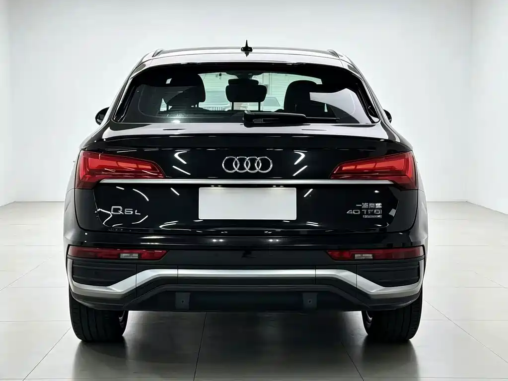 Audi Q5L Sportback — фото 8