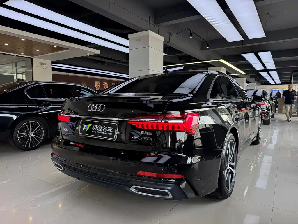 Audi A6L — фото 5