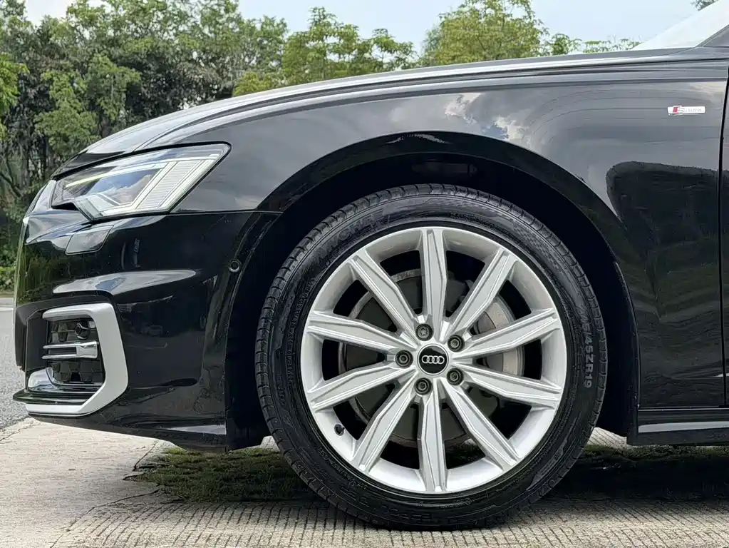 Audi A6L — фото 10