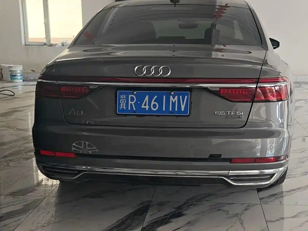 Audi A8 — фото 6