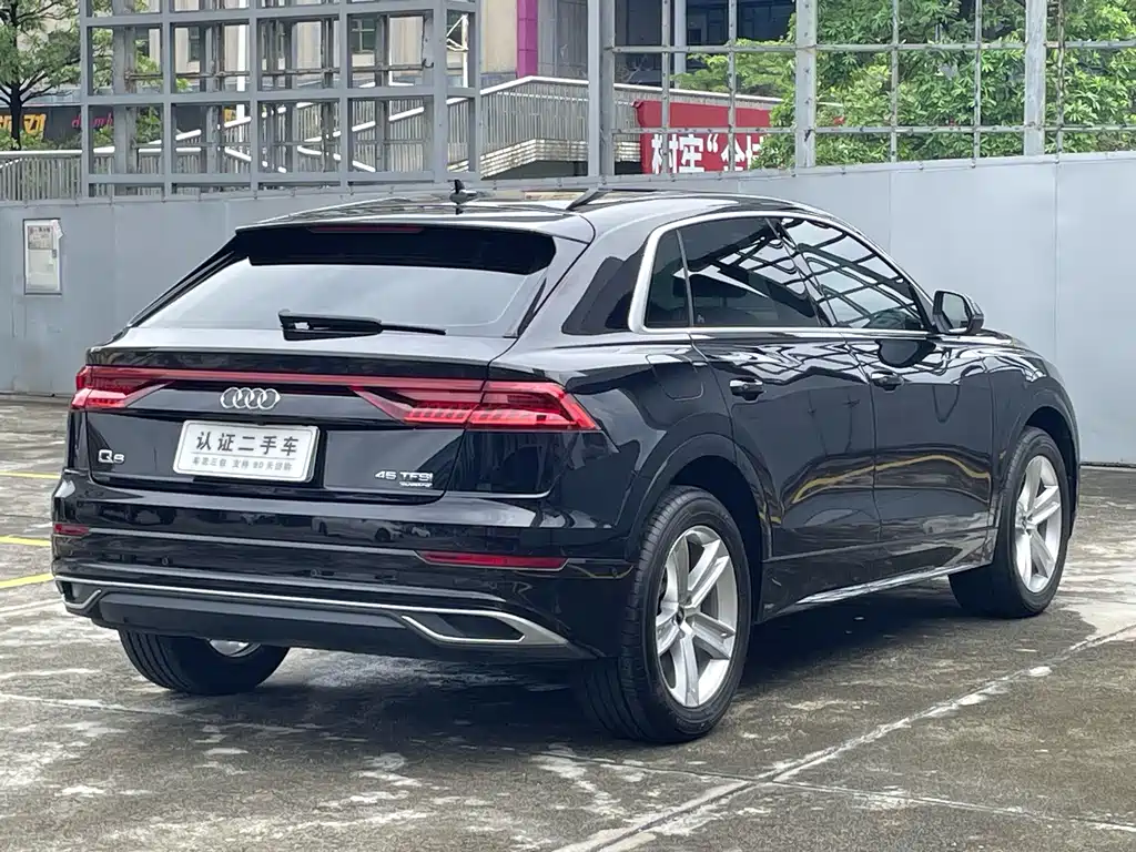 Audi Q8 — фото 9
