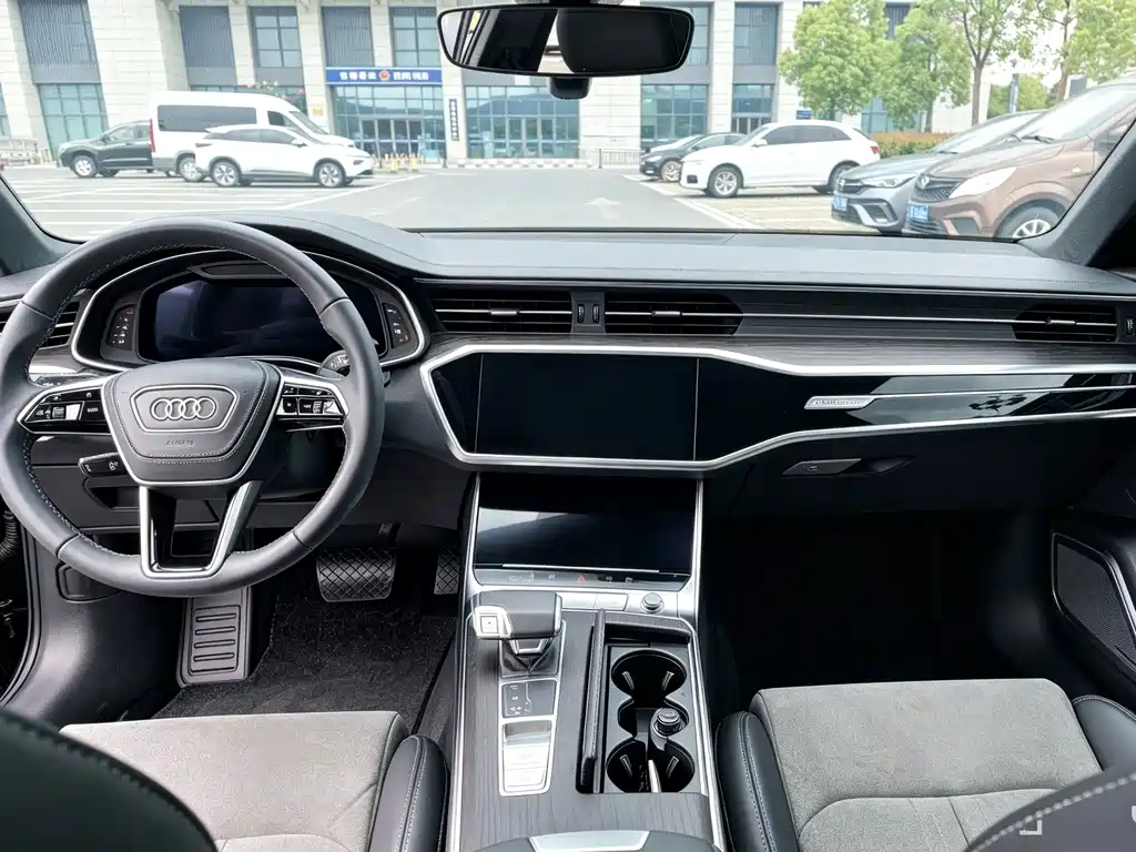 Audi A6L — фото 5