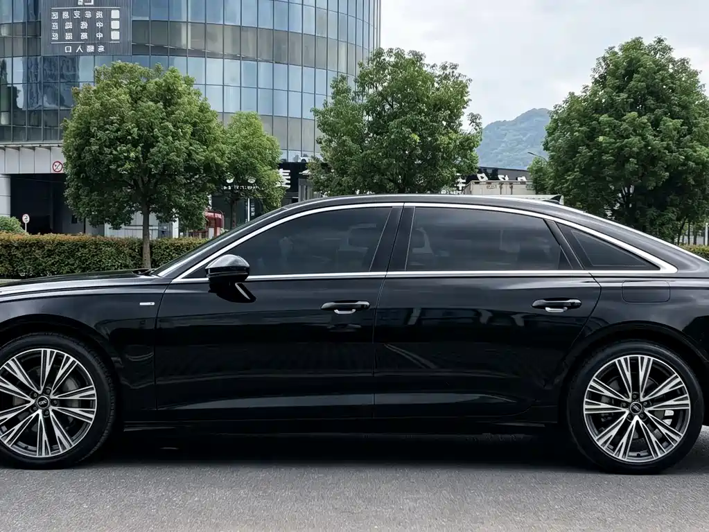 Audi A6L — фото 7