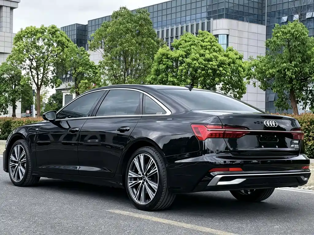 Audi A6L — фото 10