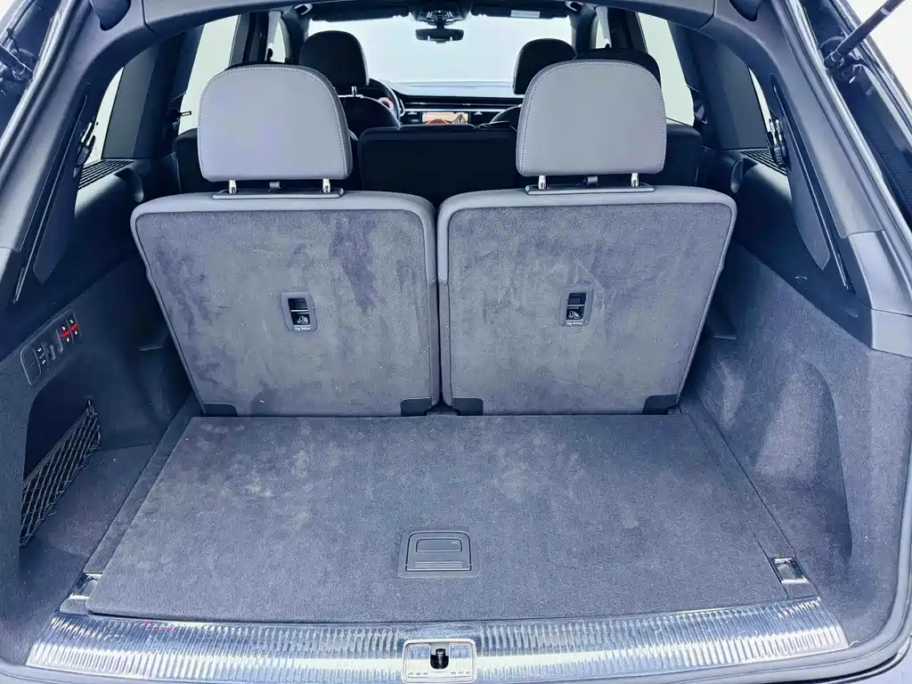 Audi Q7 — фото 22