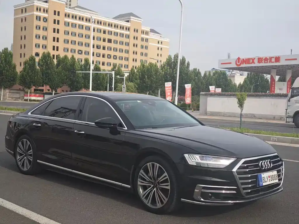 Audi A8 — фото 3
