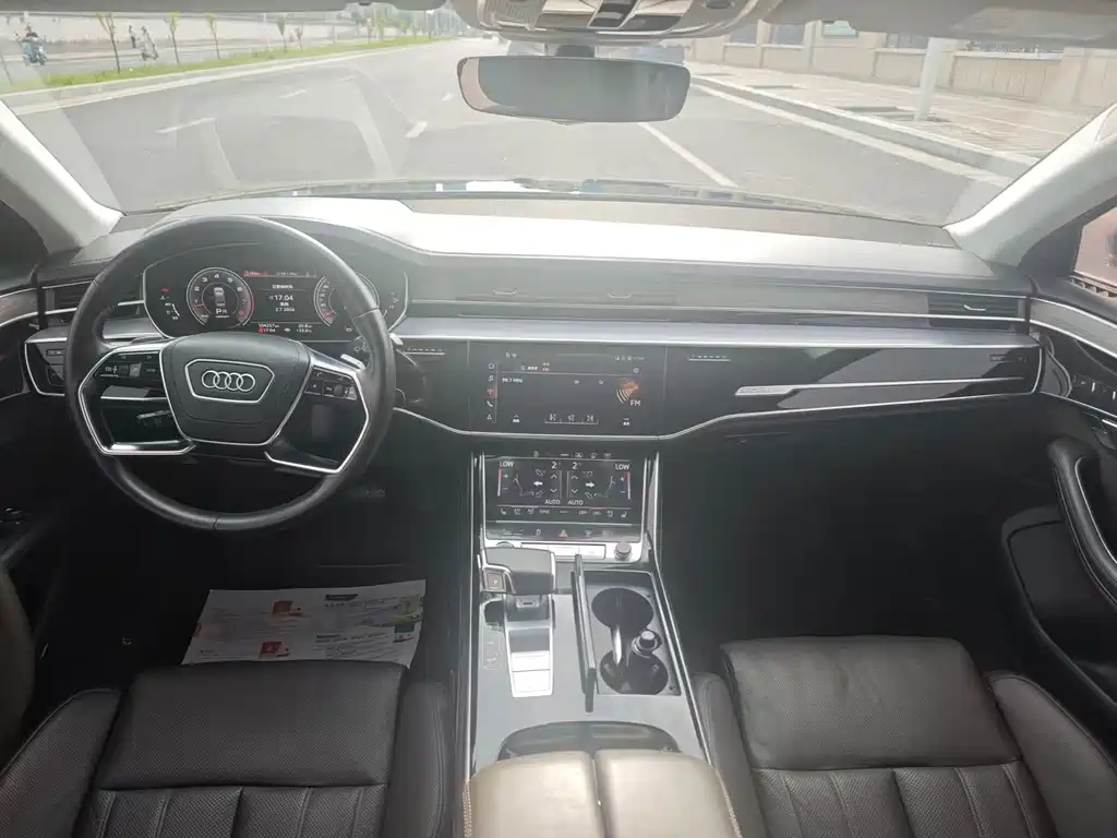 Audi A8 — фото 6