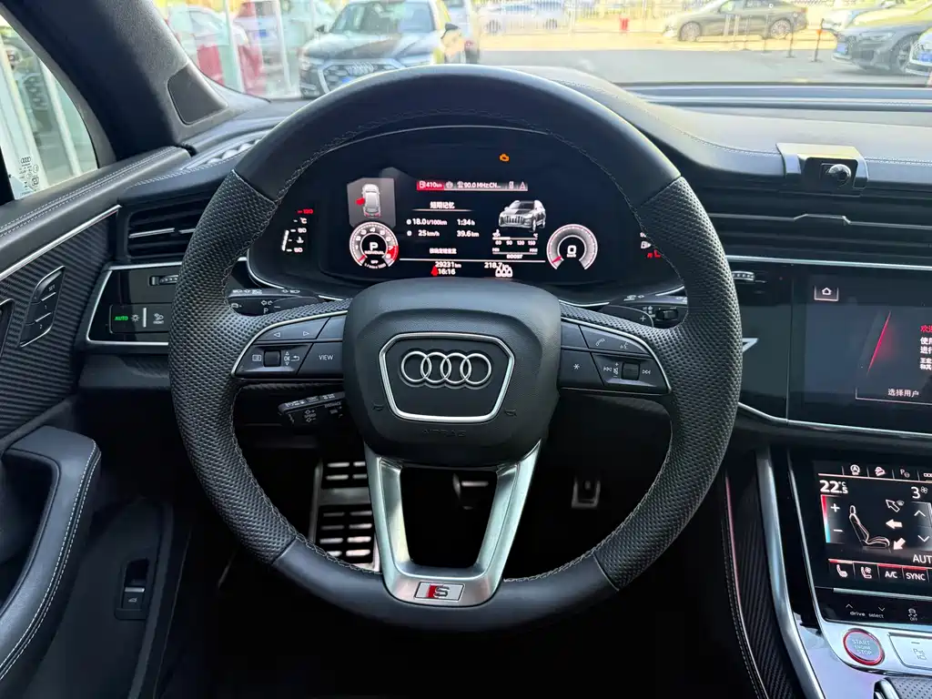 Audi SQ7 — фото 10