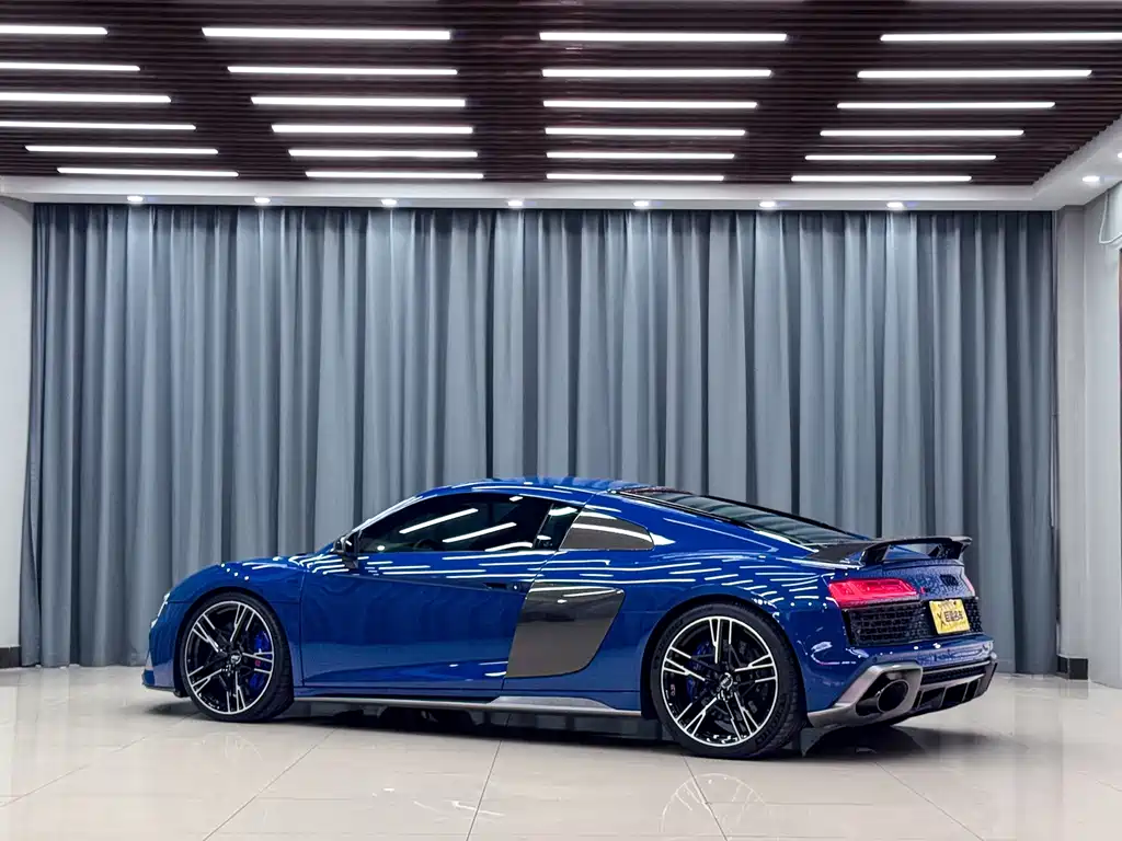 Audi R8 — фото 8