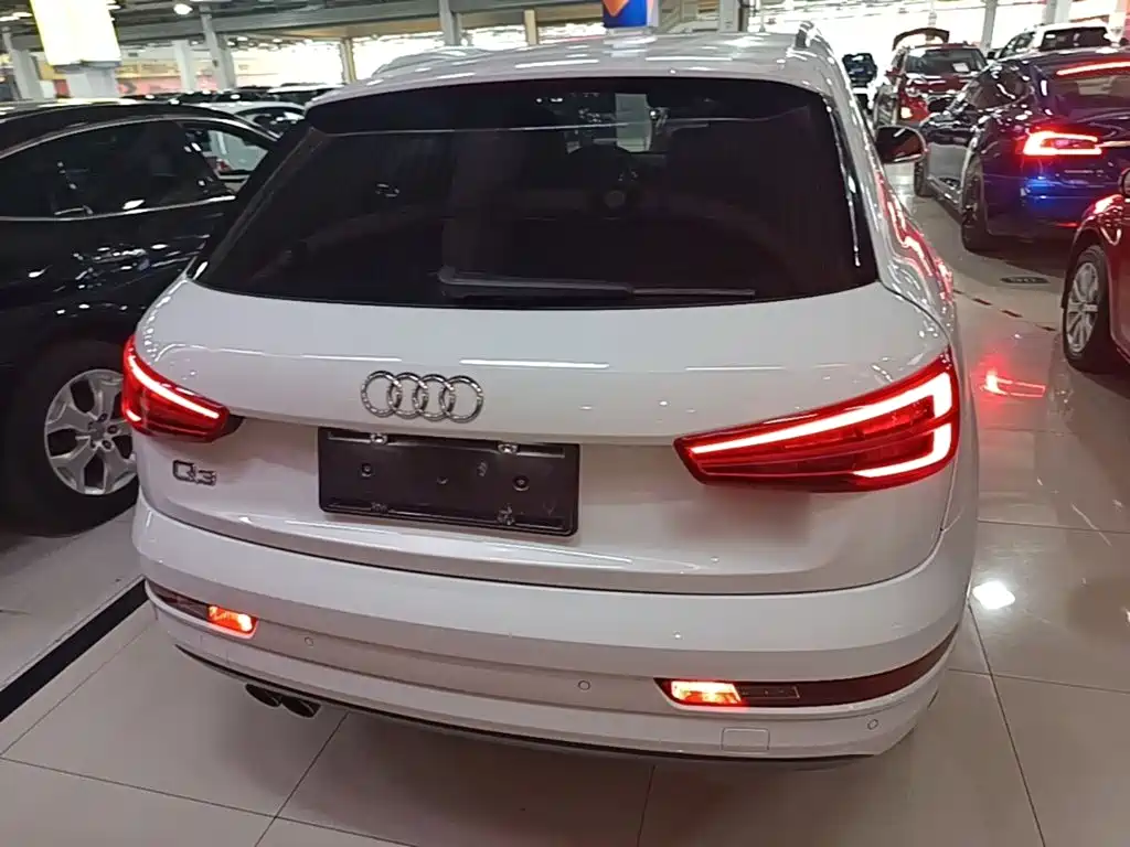 Audi Q3 — фото 6