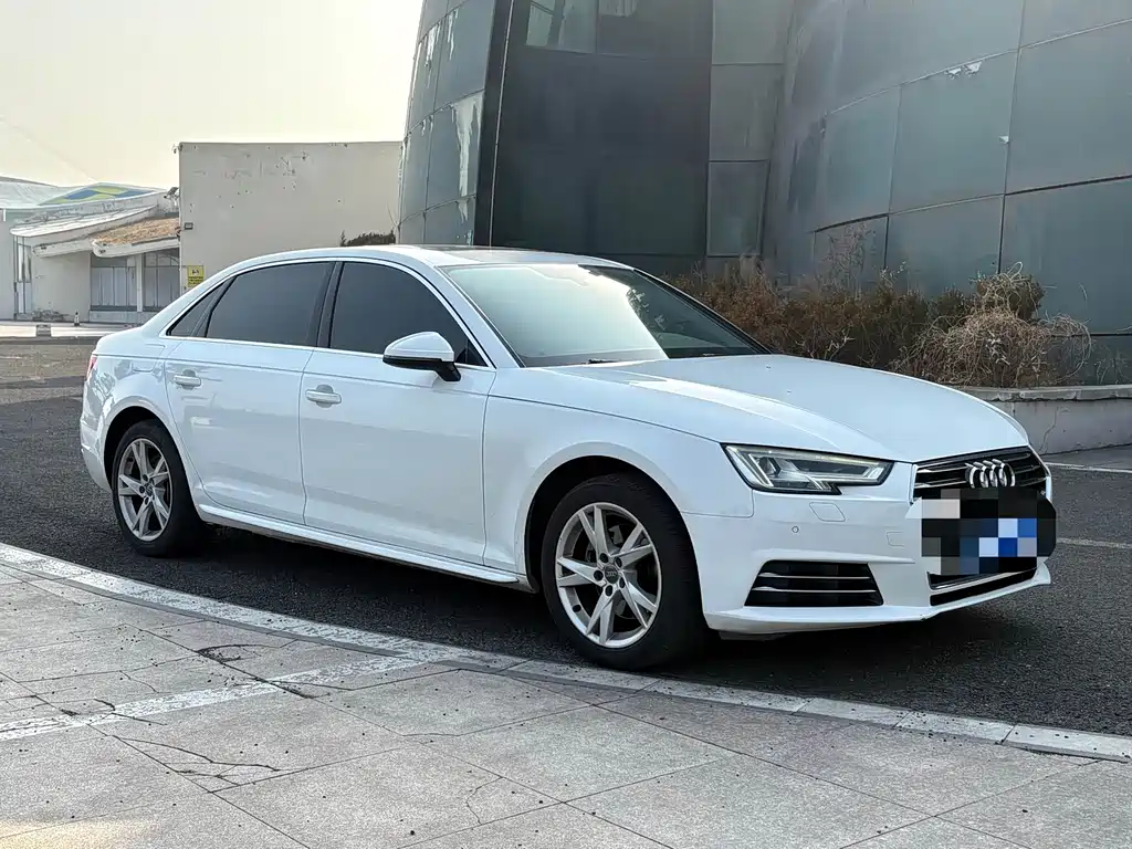 Audi A4L — фото 5