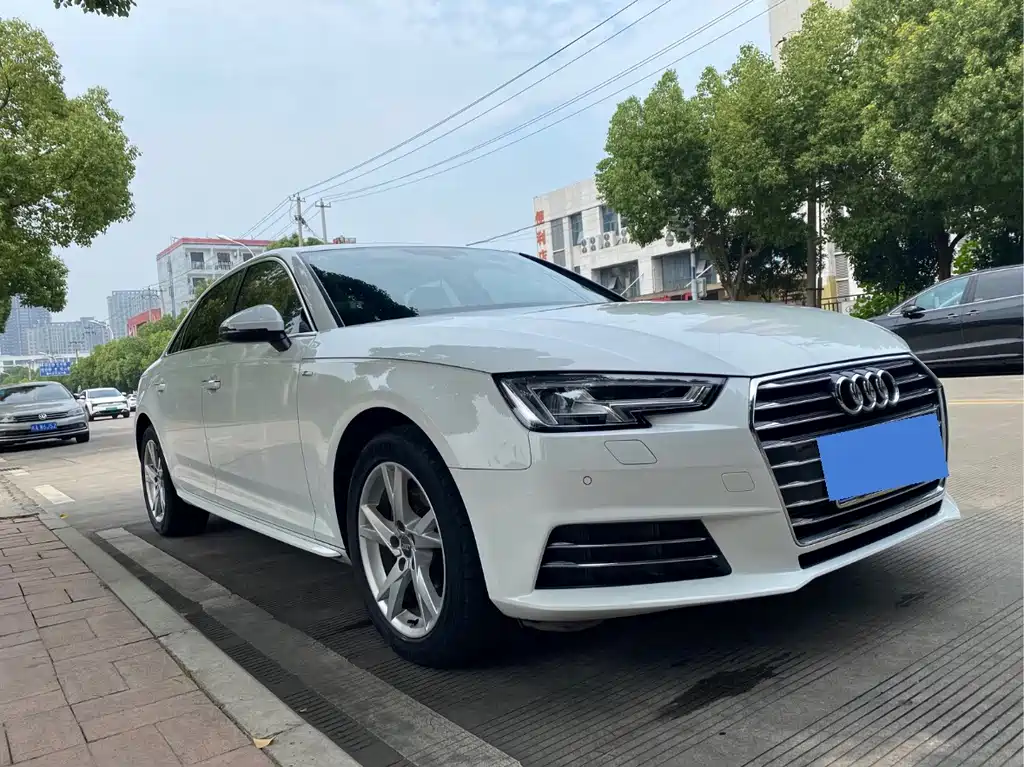 Audi A4L — фото 3