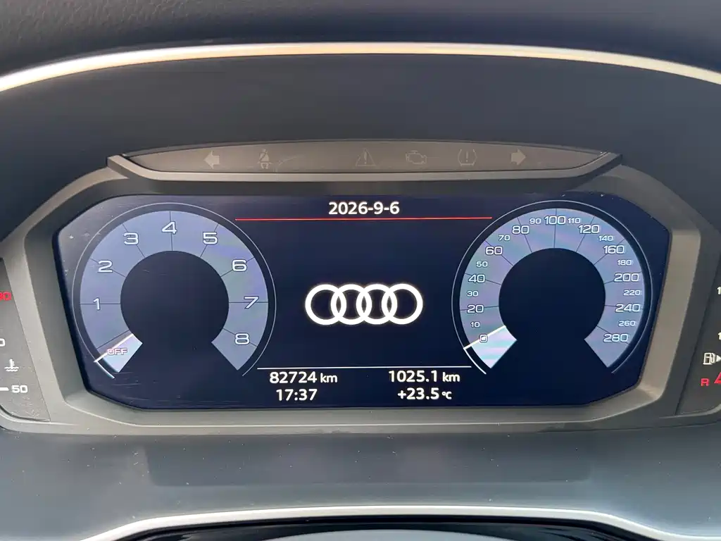 Audi Q3 — фото 11