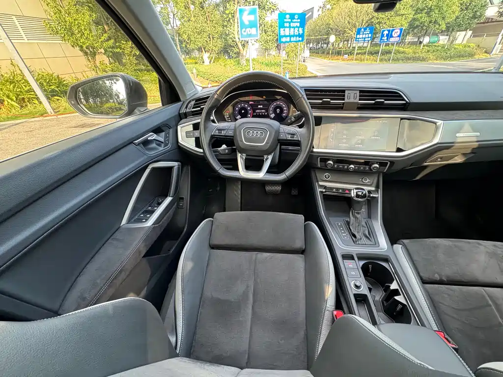 Audi Q3 — фото 24