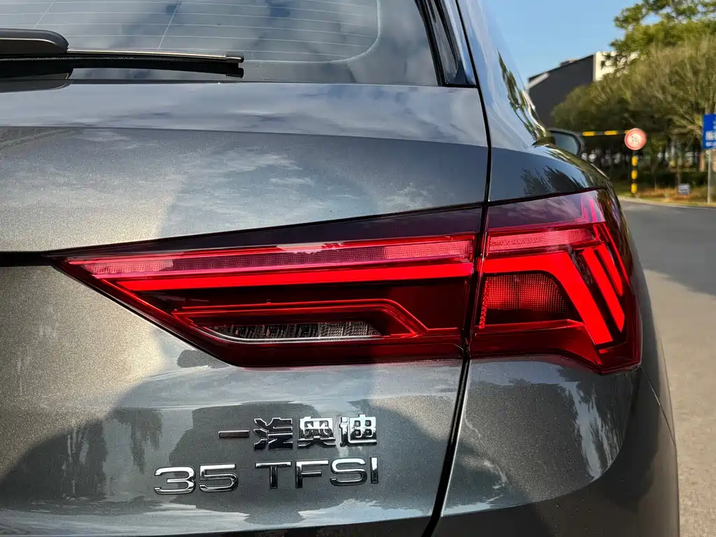 Audi Q3 — фото 31