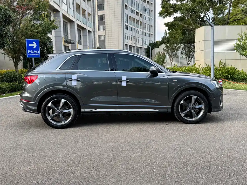 Audi Q3 — фото 35