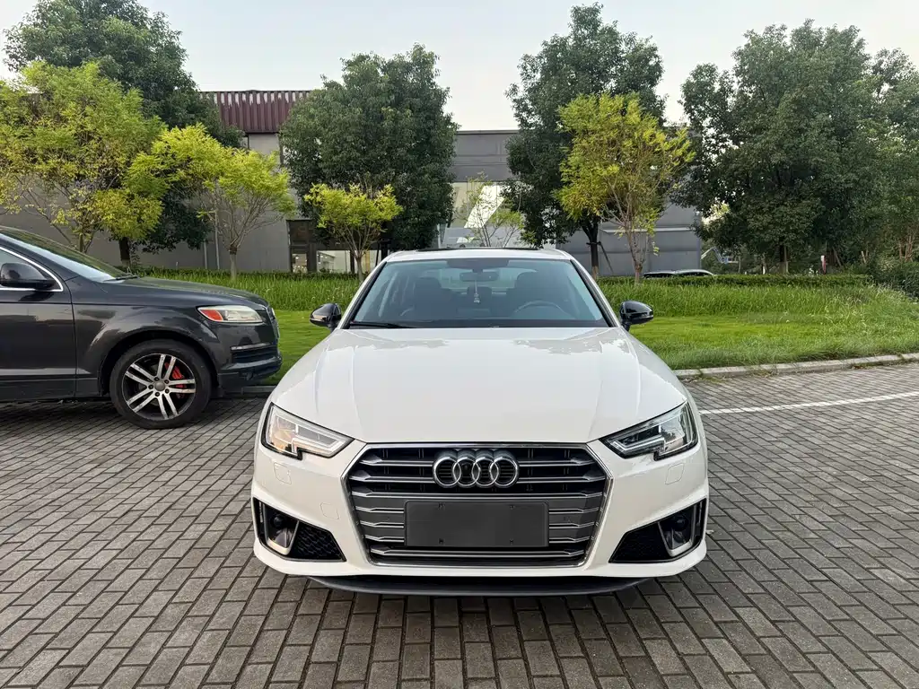 Audi A4L — фото 3