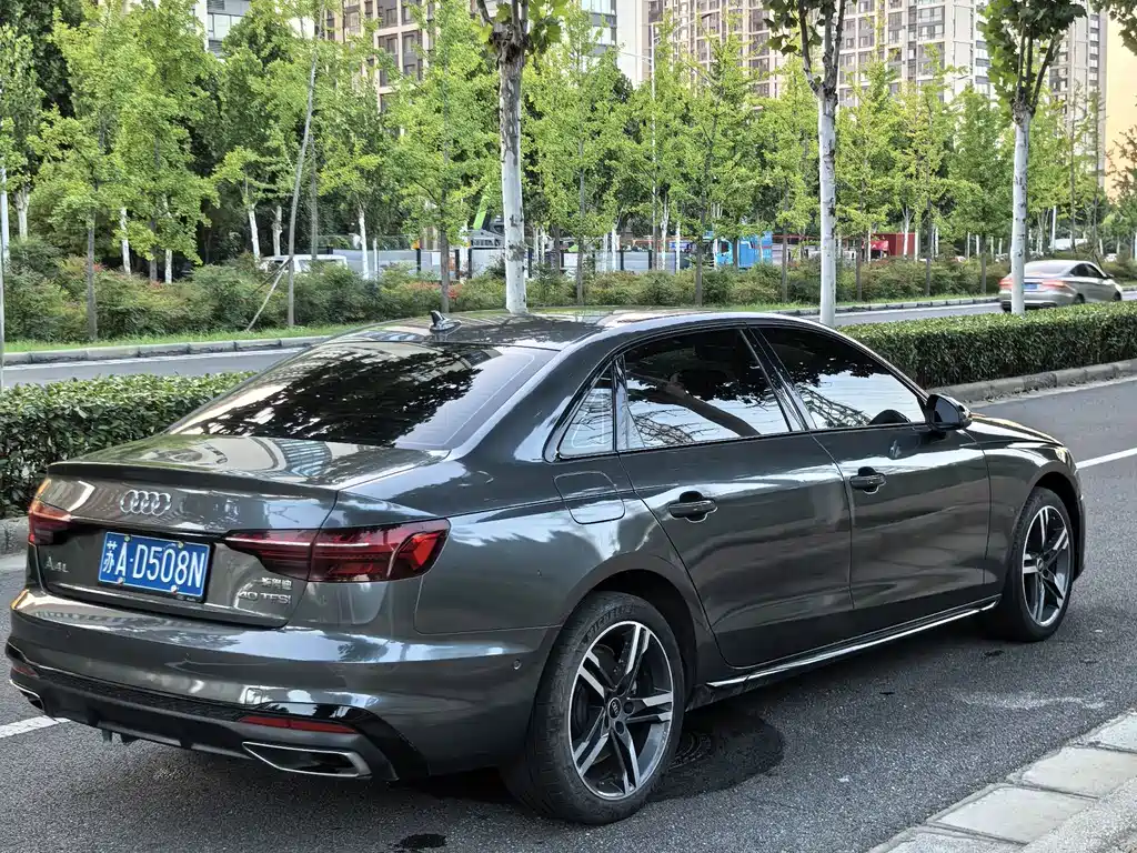 Audi A4L — фото 9