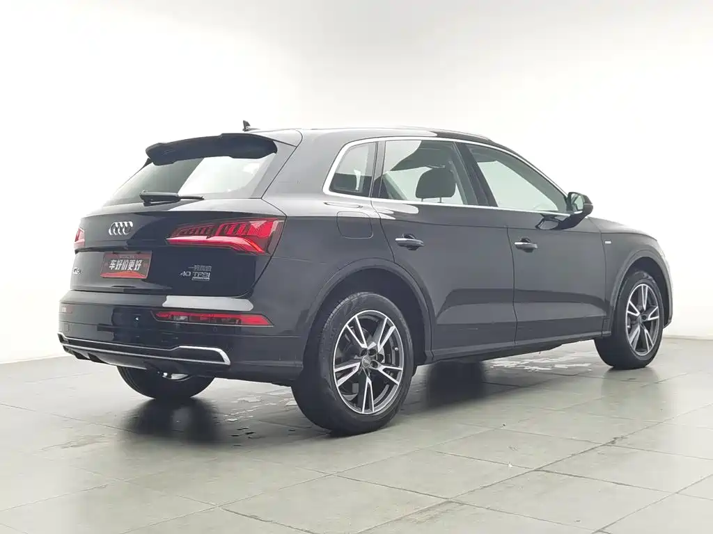 Audi Q5L — фото 2