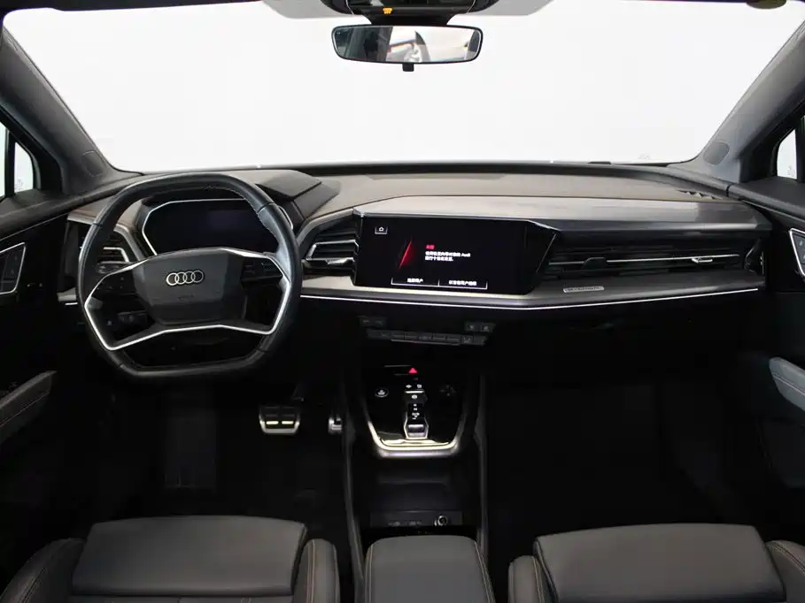 Audi Q4 e-tron — фото 9