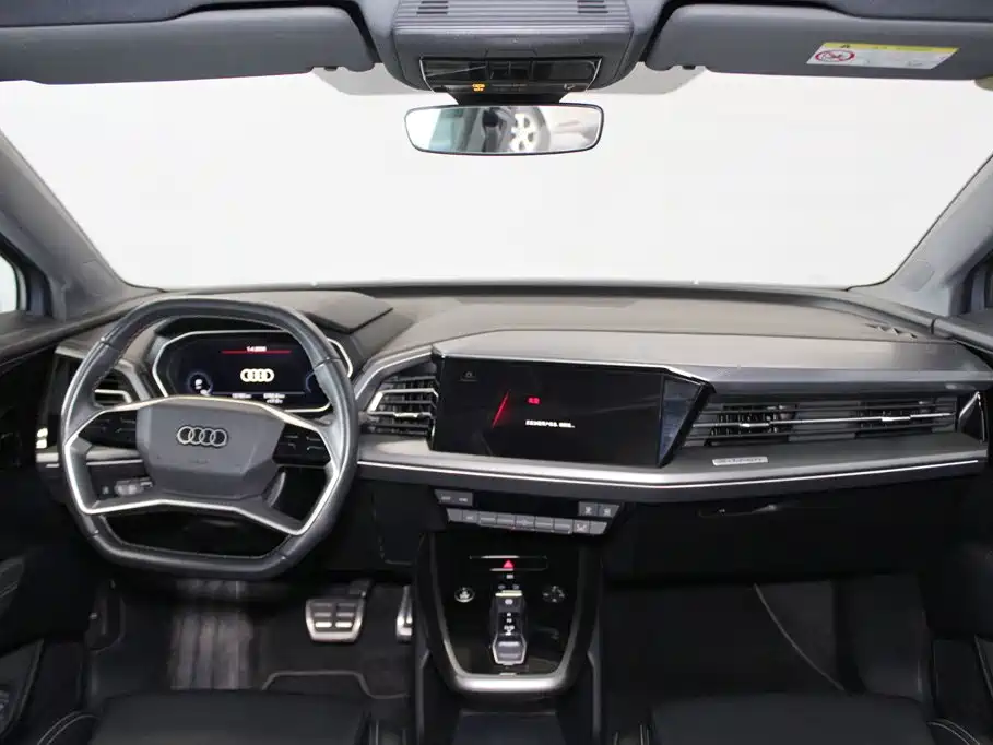 Audi Q4 e-tron — фото 9