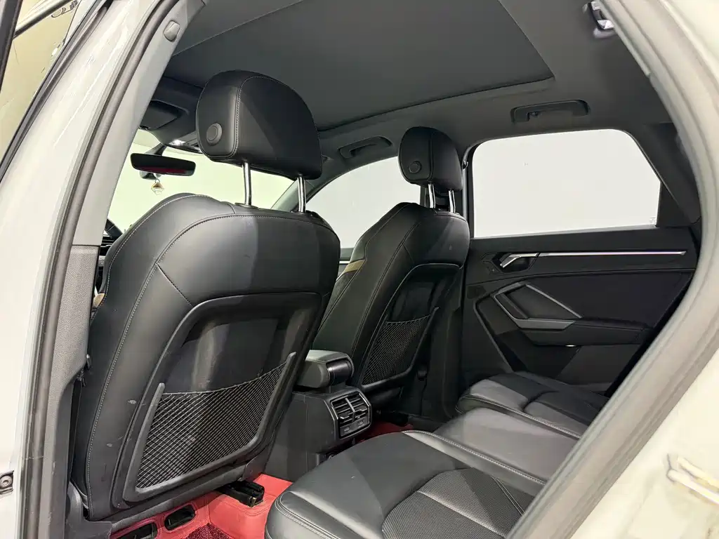 Audi Q3 — фото 10