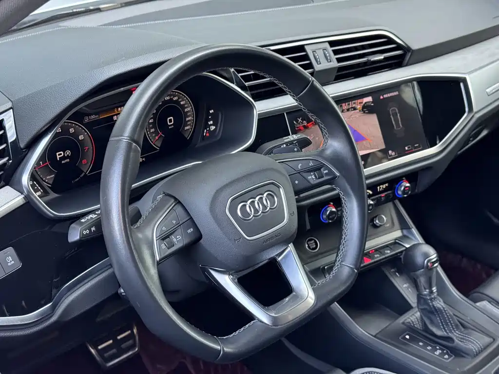 Audi Q3 — фото 17