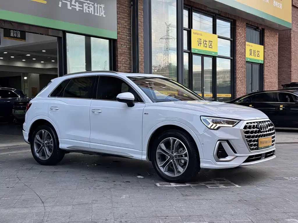 Audi Q3 — фото 3