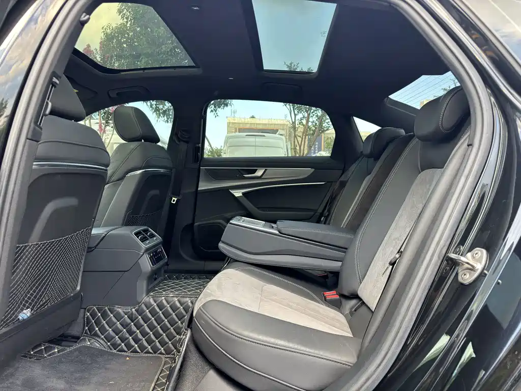 Audi A6L New Energy — фото 10