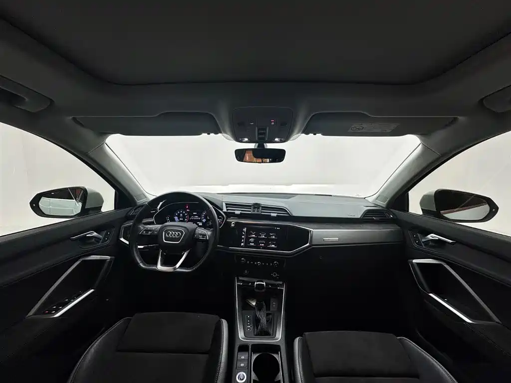Audi Q3 — фото 15