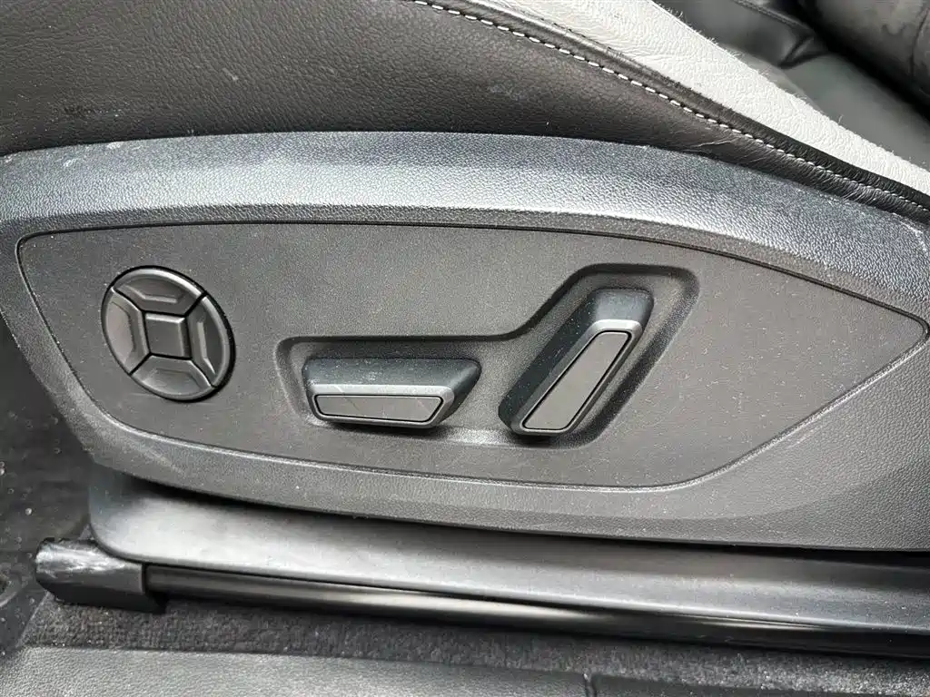 Audi Q3 — фото 23