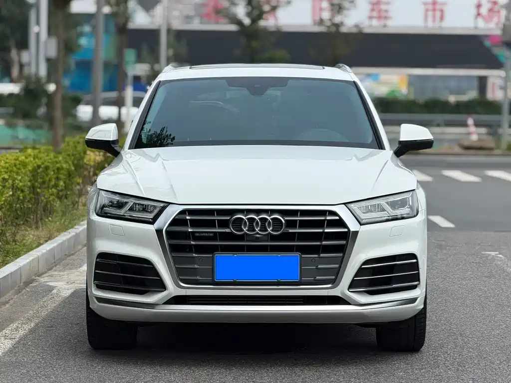 Audi Q5L — фото 2