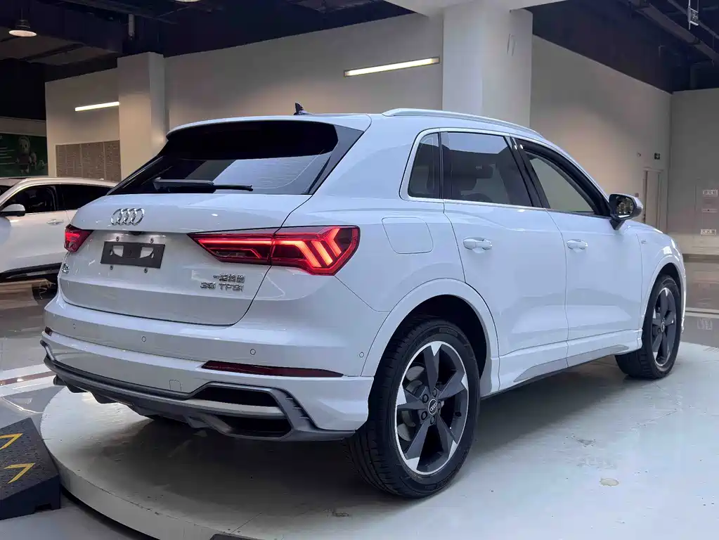 Audi Q3 — фото 3