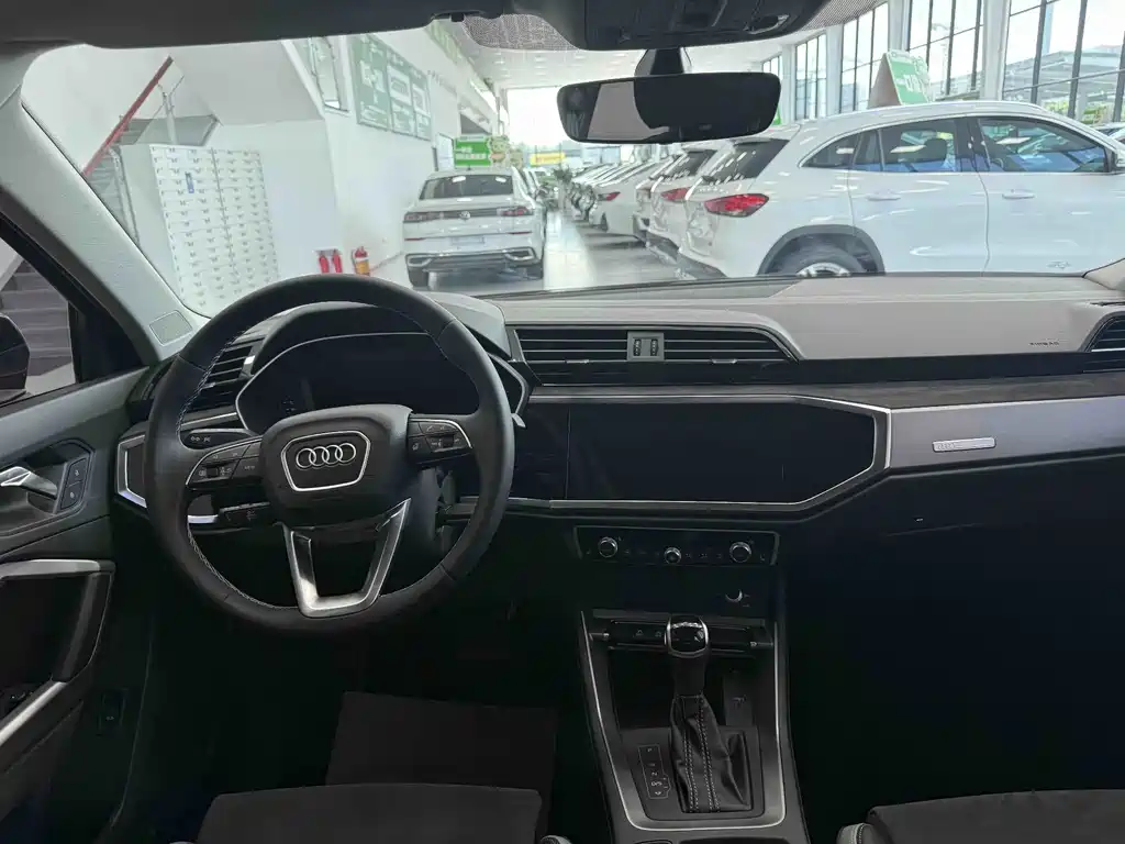 Audi Q3 — фото 20