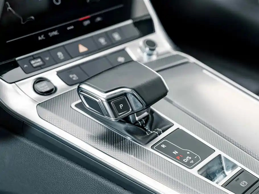 Audi A6L — фото 13