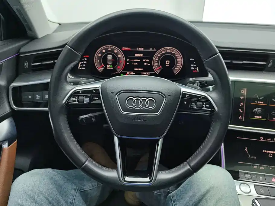 Audi A6L — фото 15