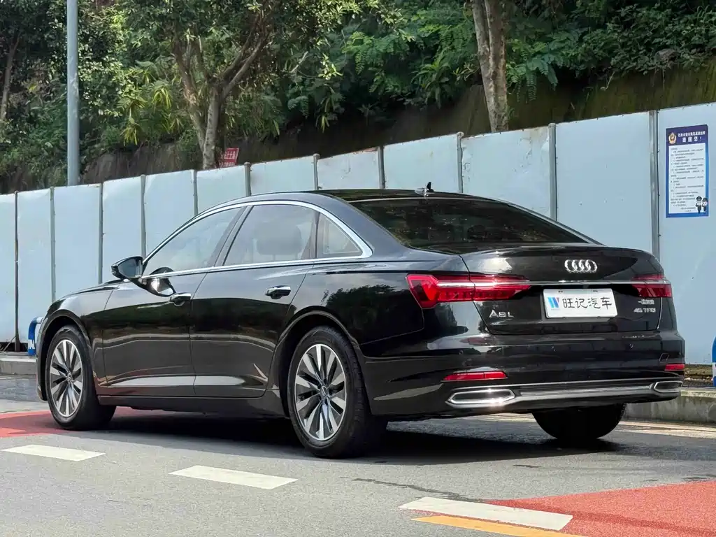 Audi A6L — фото 7