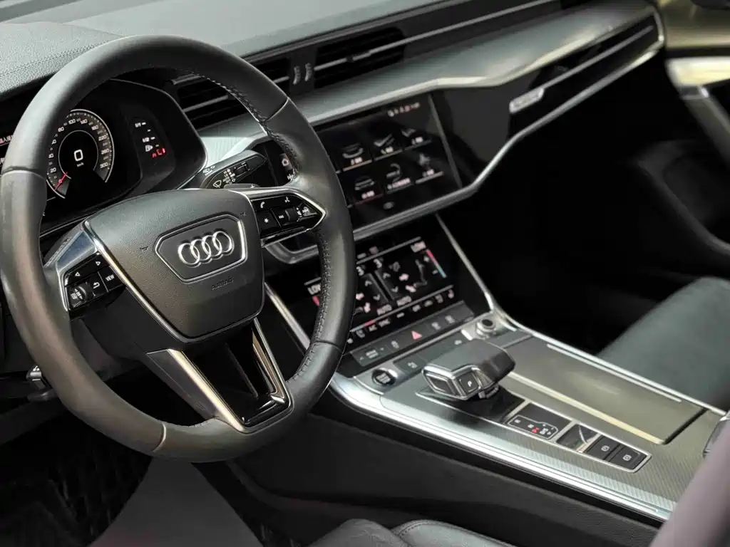 Audi A6L — фото 7