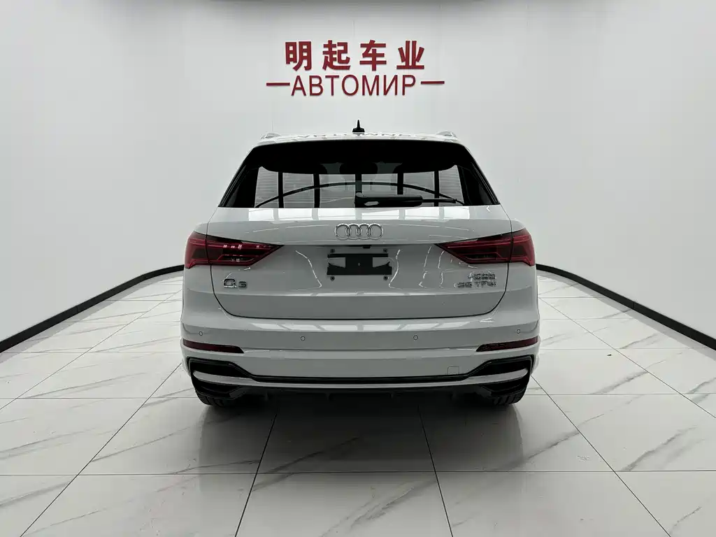 Audi Q3 — фото 10