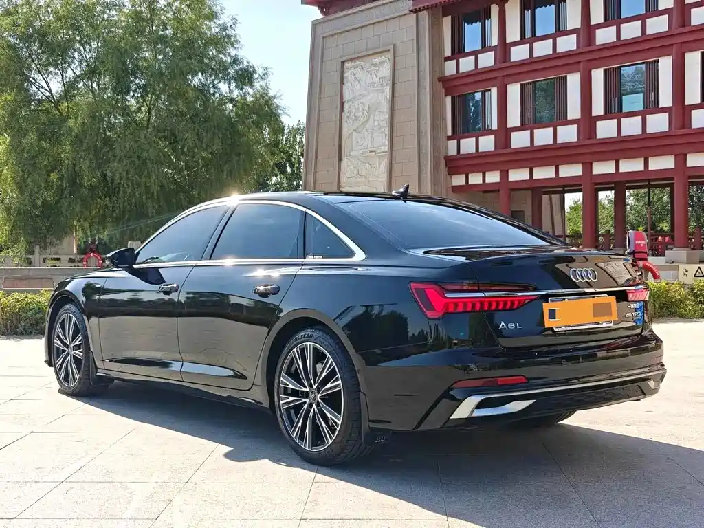 Audi A6L — фото 9
