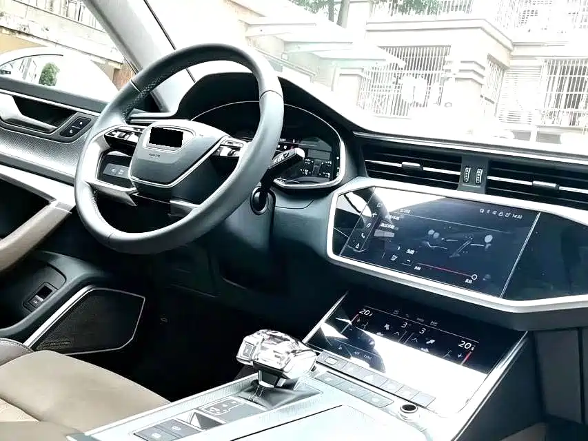 Audi A7L — фото 6
