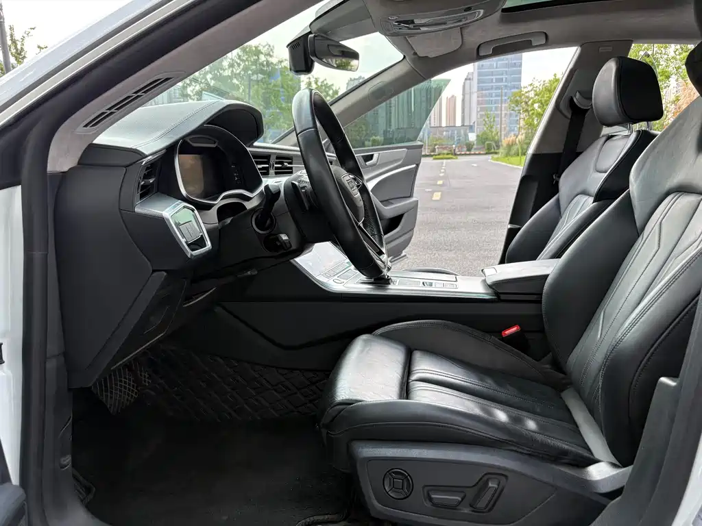 Audi A7 — фото 13