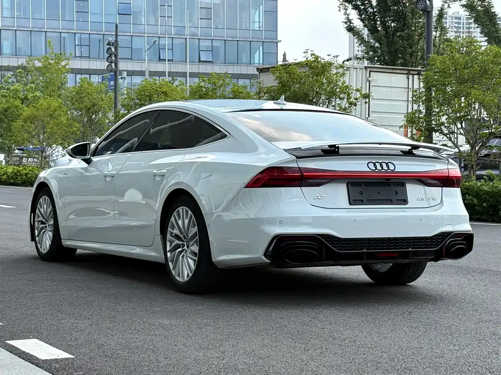 Audi A7 — фото 7