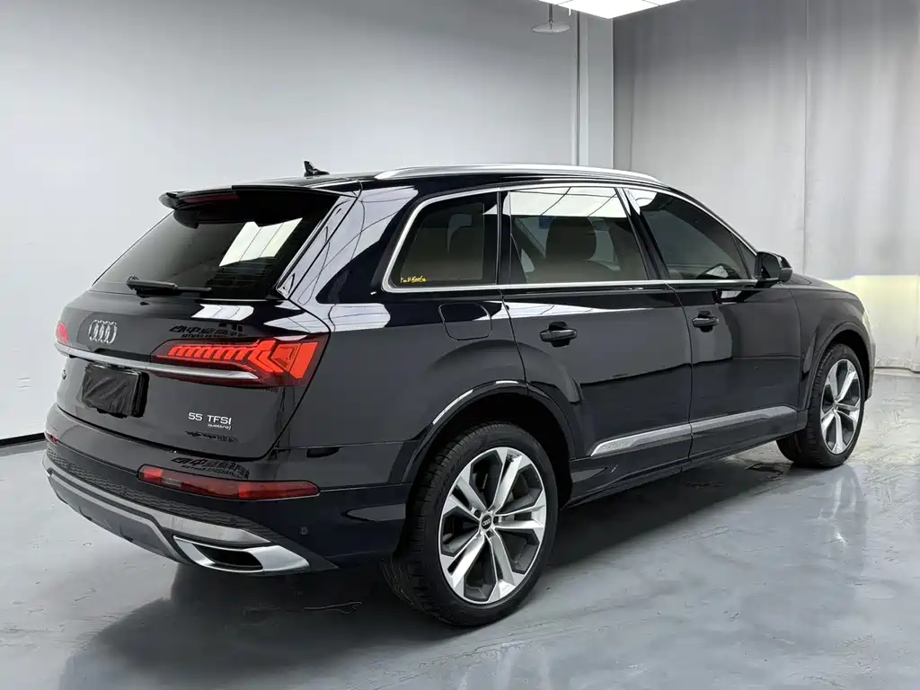 Audi Q7 — фото 7