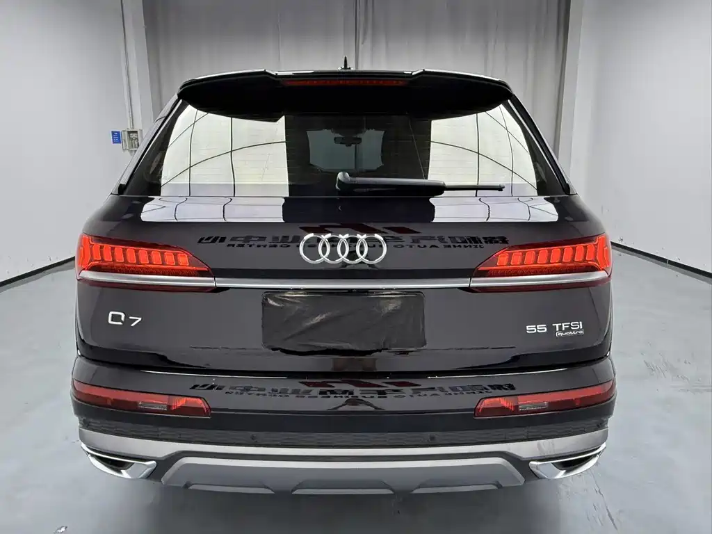 Audi Q7 — фото 8