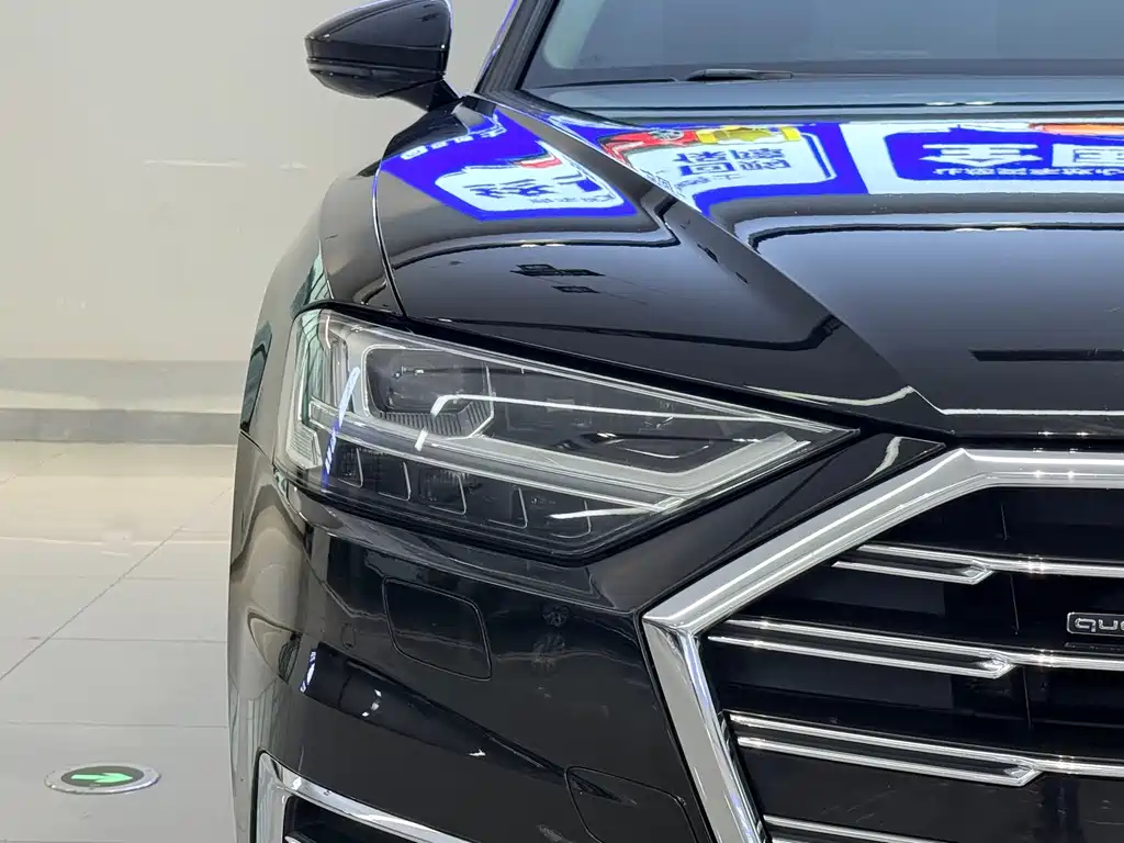 Audi A8 — фото 4