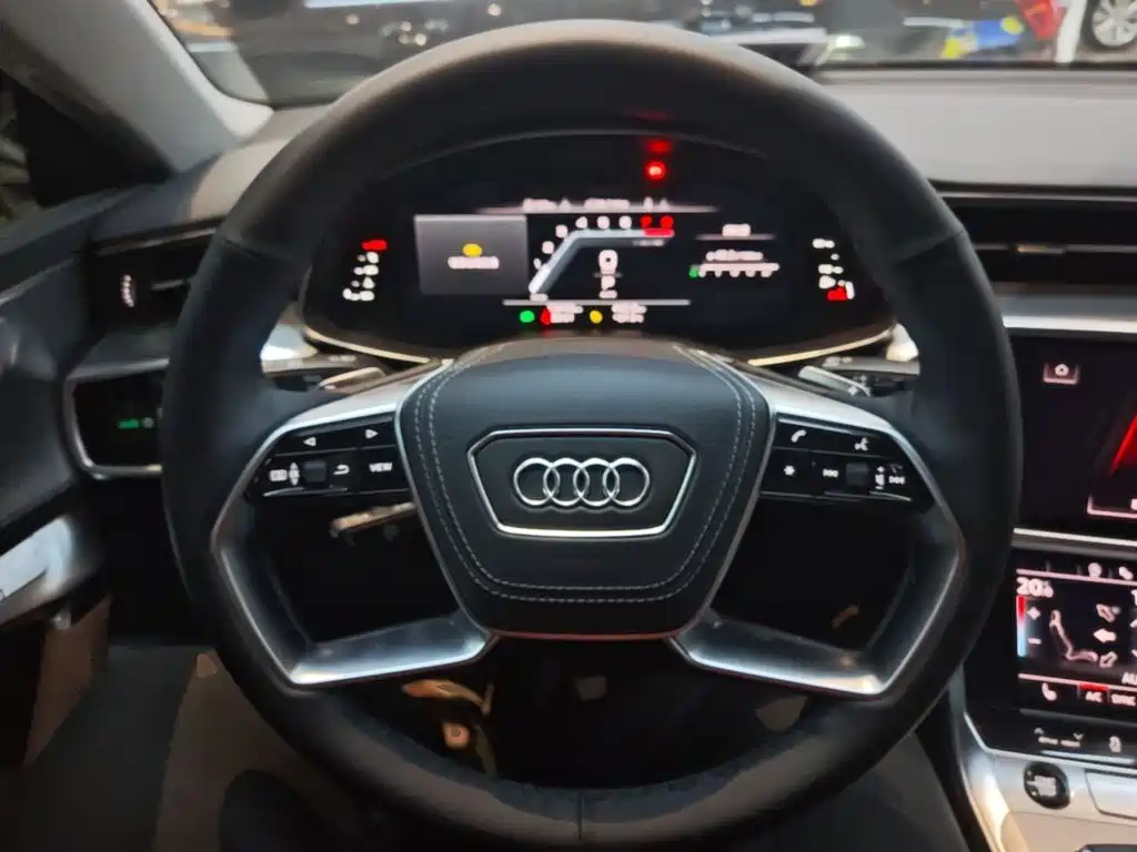 Audi A7L — фото 11